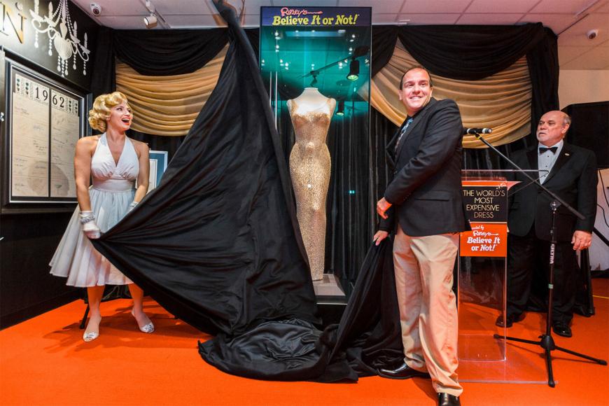 Most Expensive Dress, ಅತ್ಯಂತ ದುಬಾರಿ ಉಡುಪು